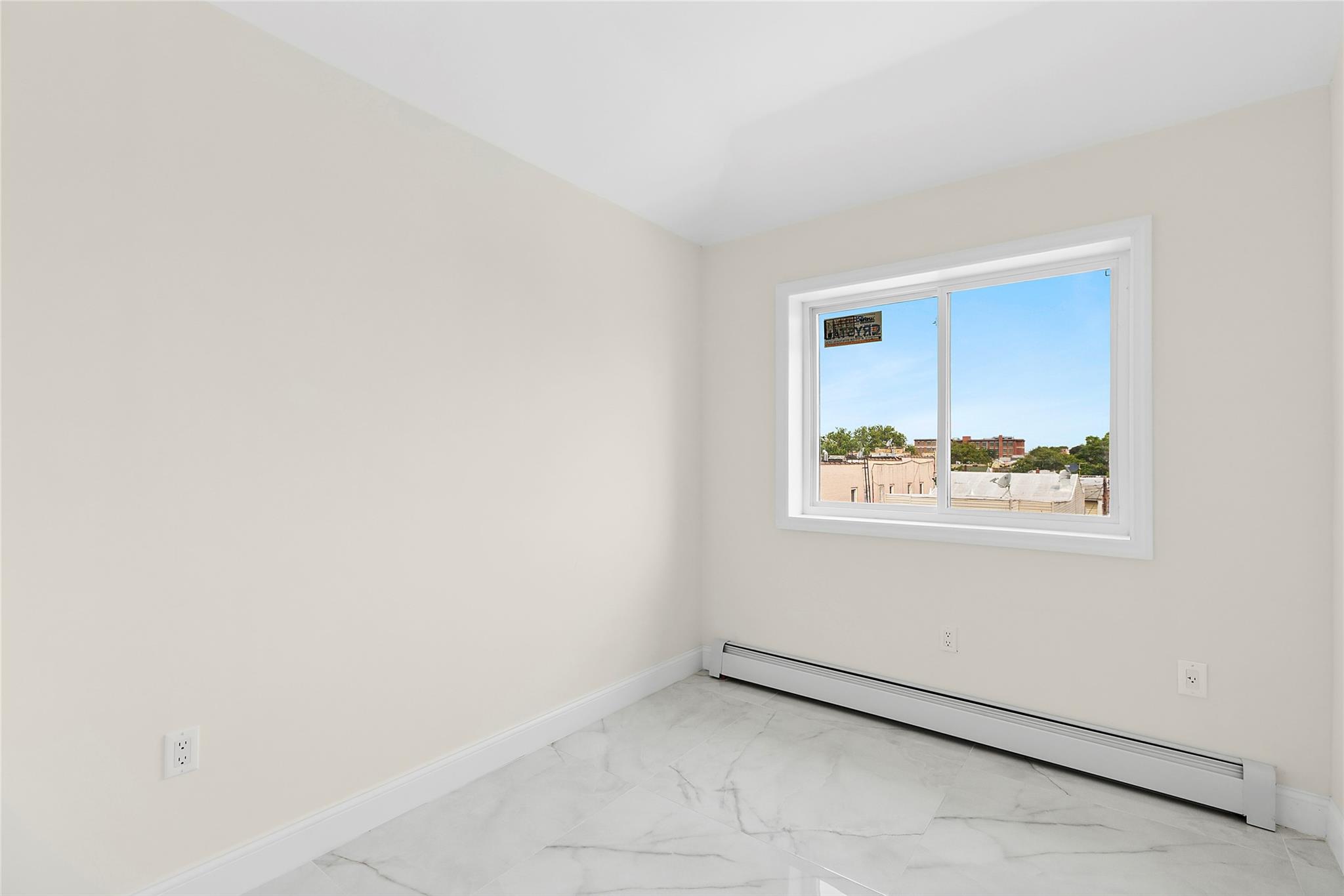 104-47 49 Avenue Property Photo 20