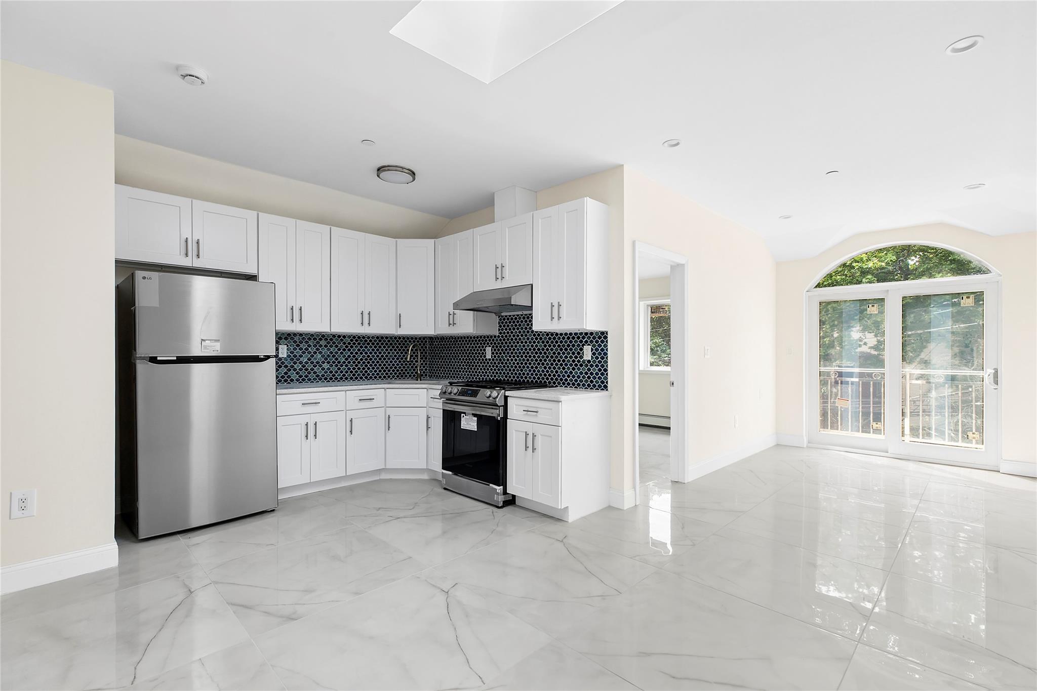 104-49 49 Avenue Property Photo 2