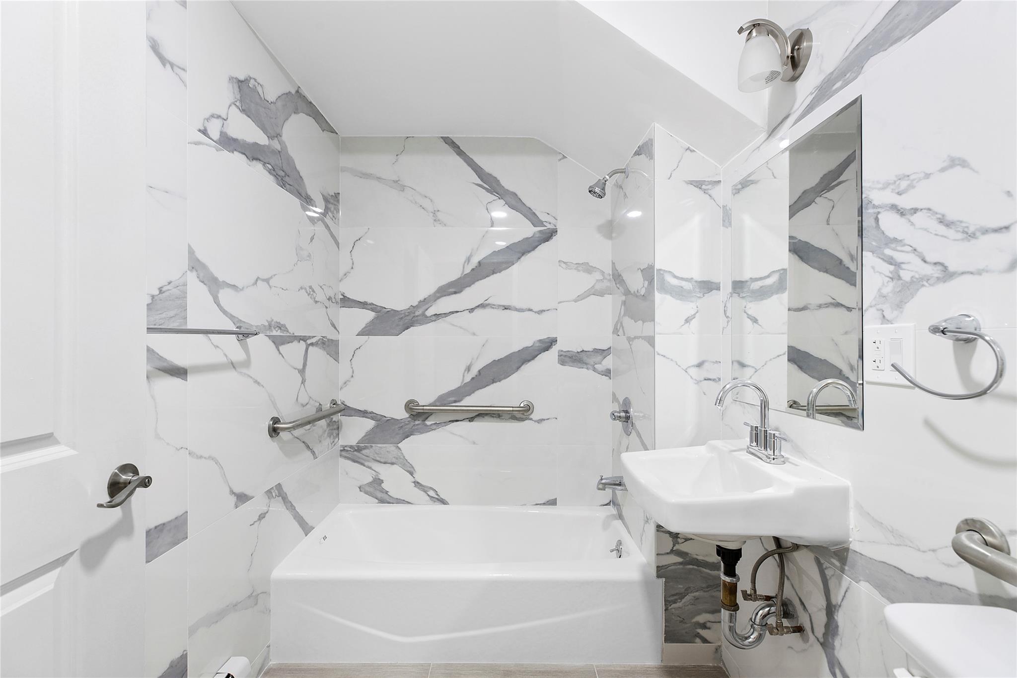 104-49 49 Avenue Property Photo 4