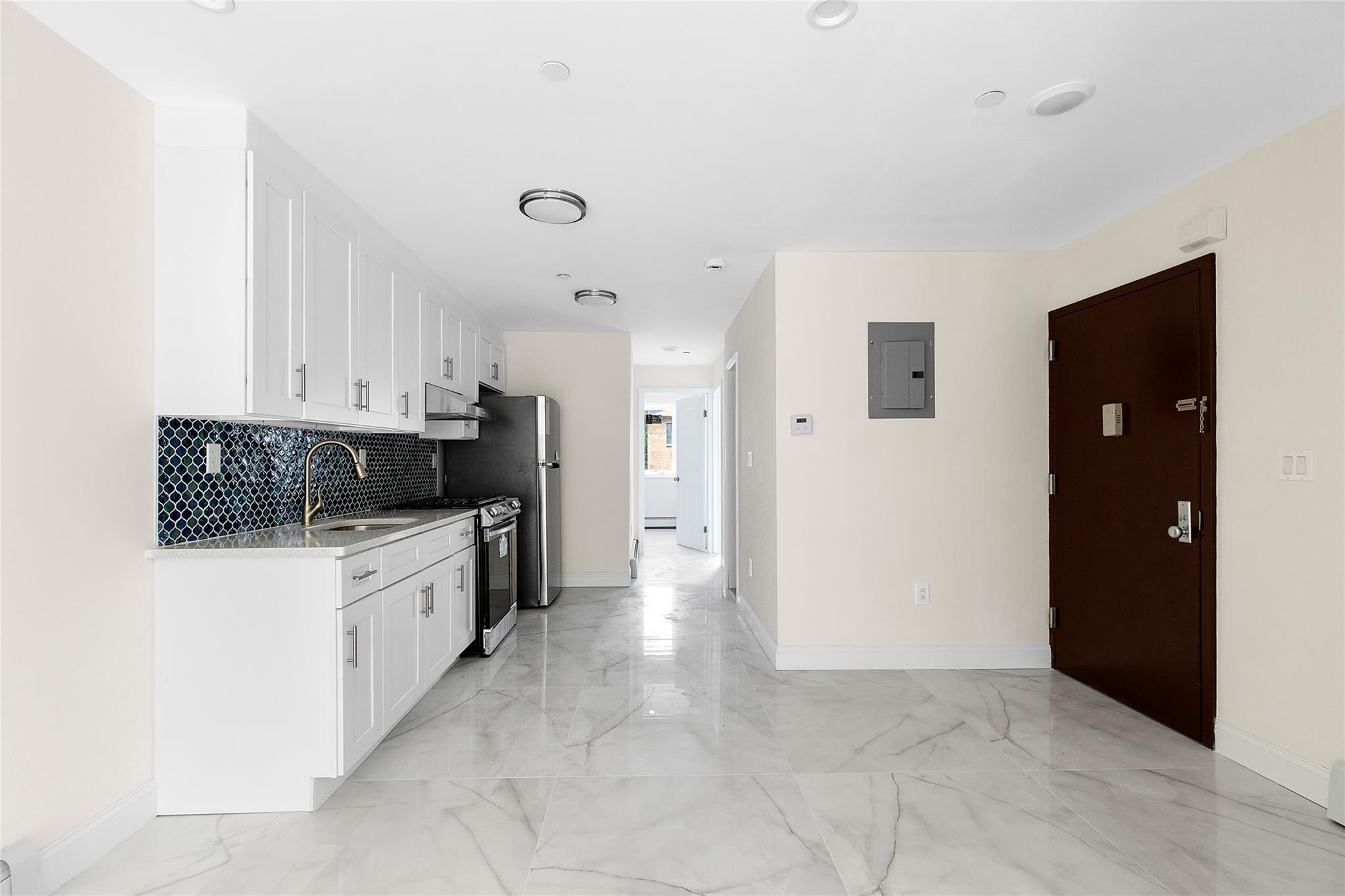 104-49 49 Avenue Property Photo 9