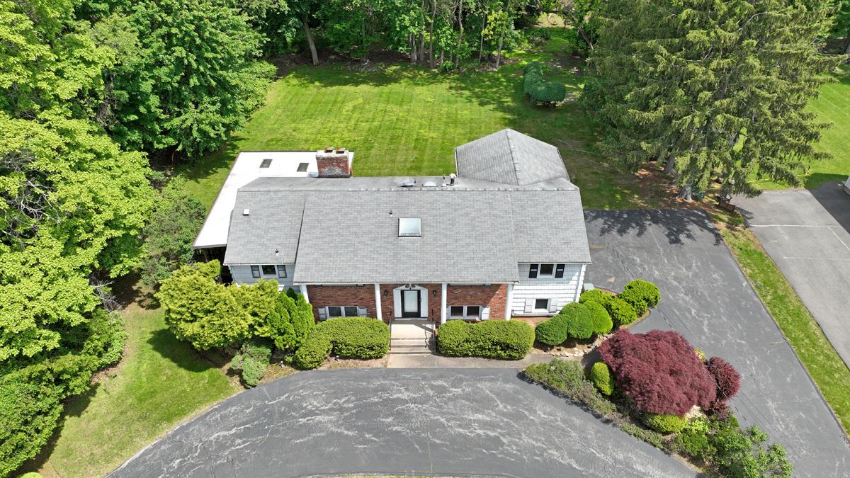 9 Skylark Dr Property Photo 1