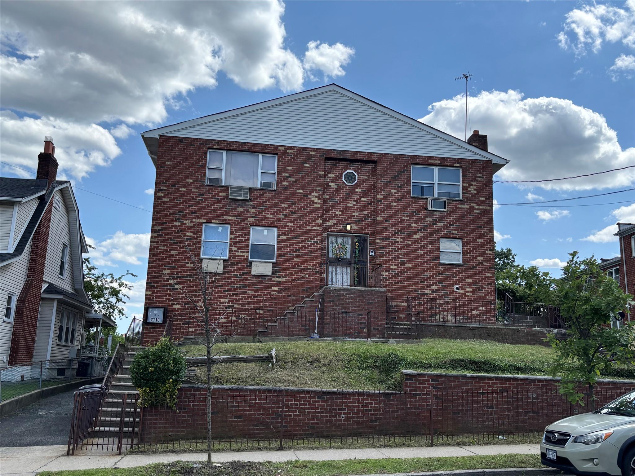 2110 Light Street Property Photo 1