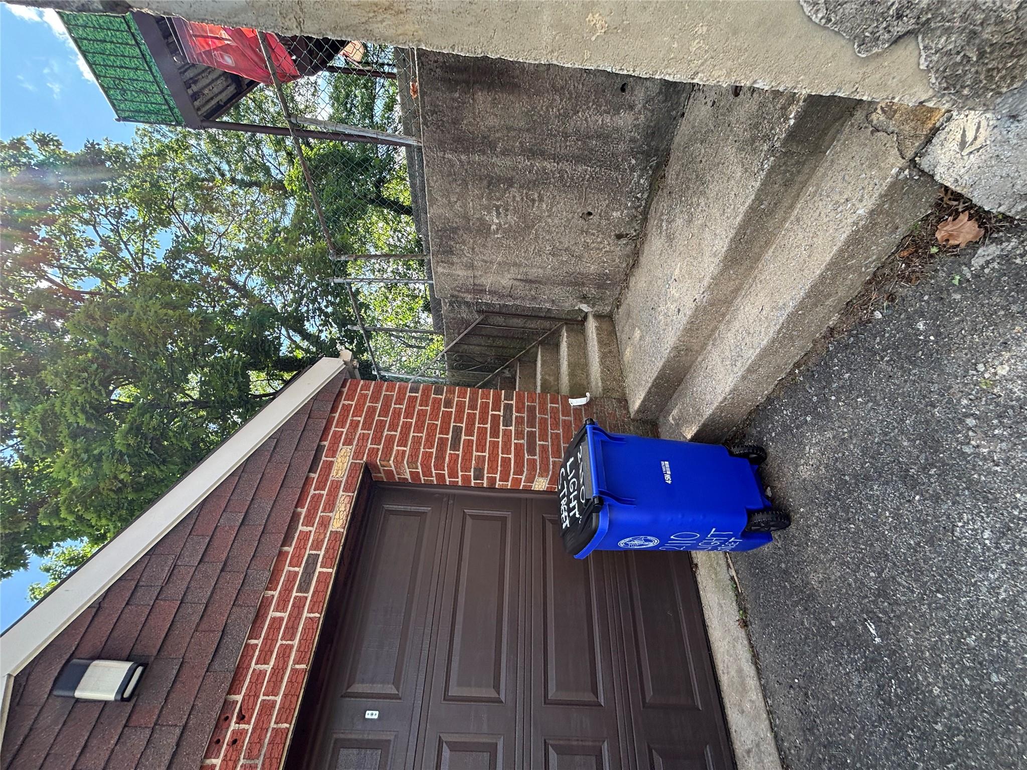 2110 Light Street Property Photo 5