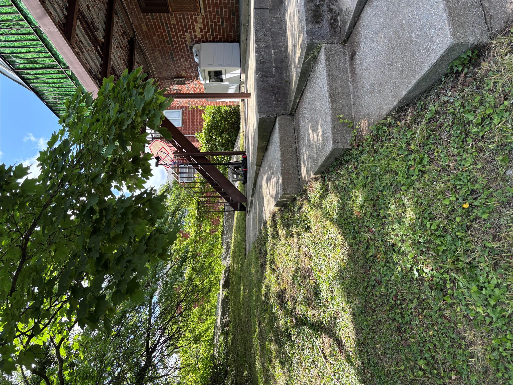 2110 Light Street Property Photo 7