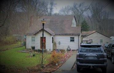 123 Greenwood Drive Property Photo 4