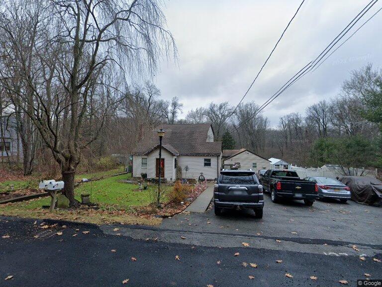 123 Greenwood Drive Property Photo 5