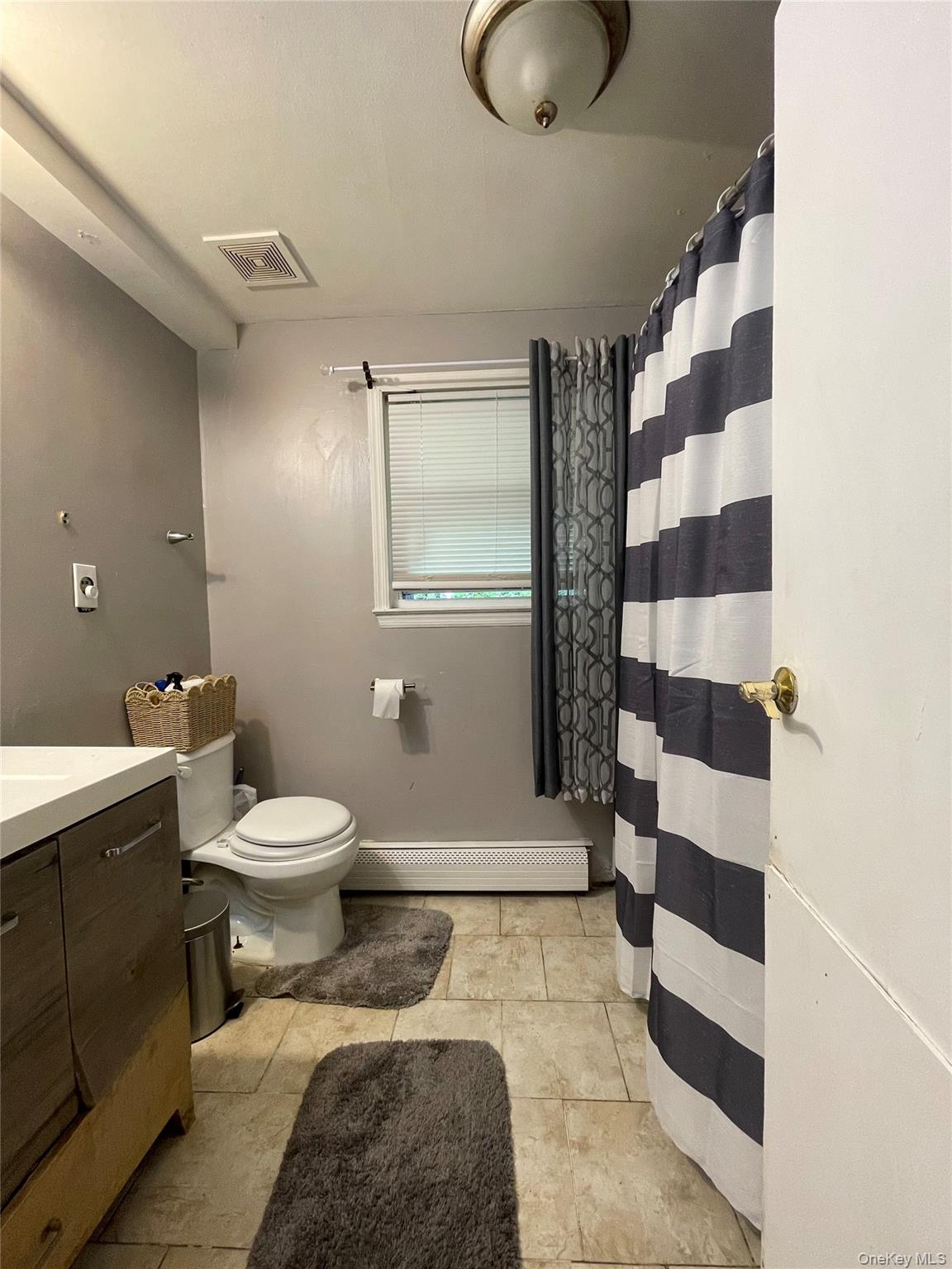 230 Park Avenue Property Photo 8