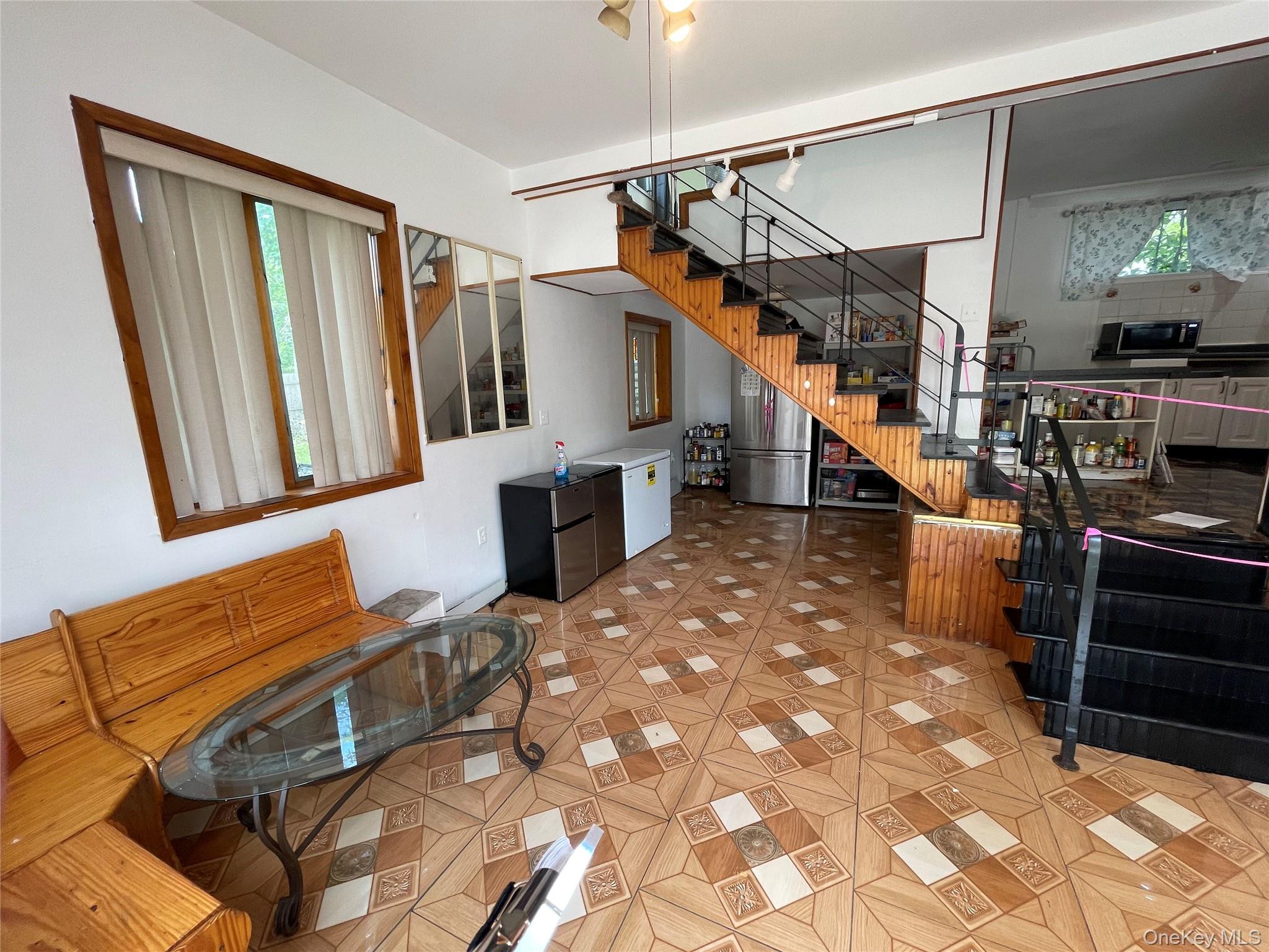 230 Park Avenue Property Photo 13