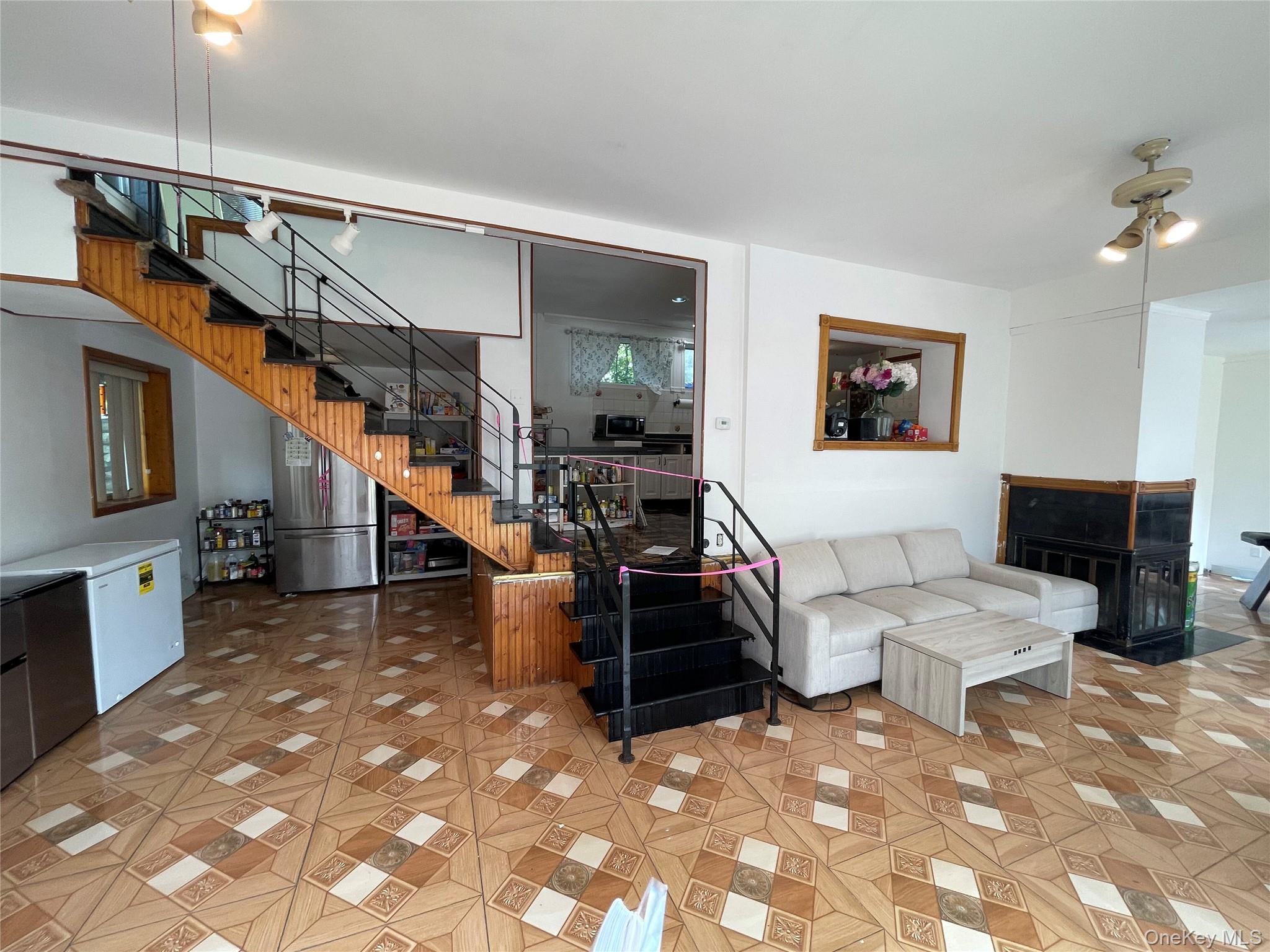 230 Park Avenue Property Photo 14
