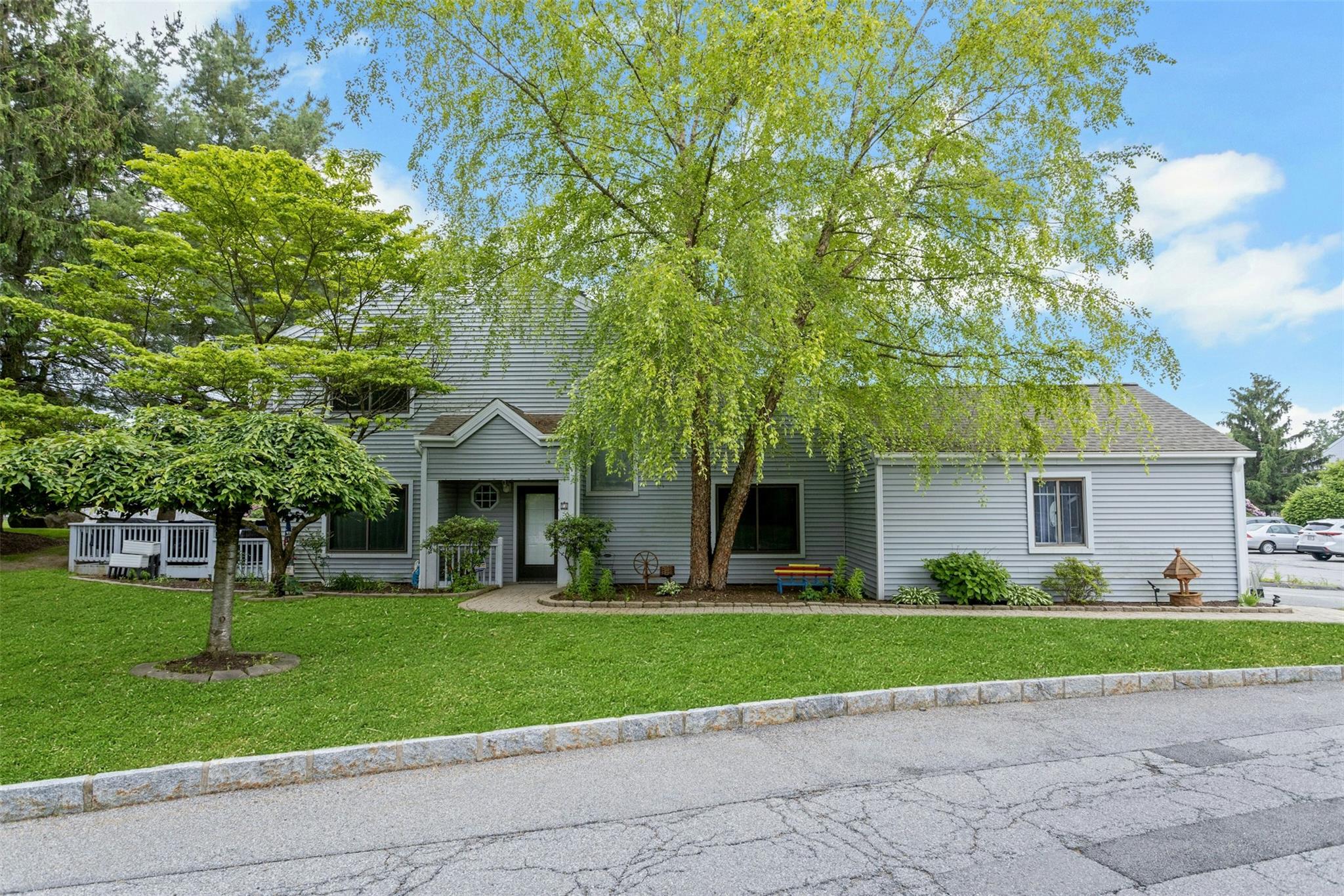 72 Tennis Court Lane Property Photo 1