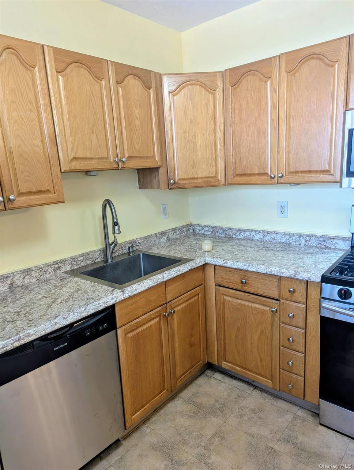 325 King Street 6j Property Photo 6