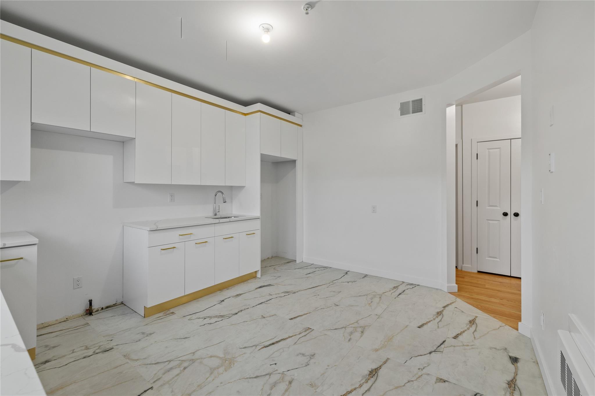 151 Blauvelt Road 116 Property Photo 5