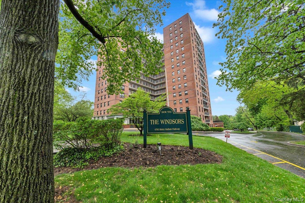 4705 Henry Hudson Parkway 7F Property Photo 1