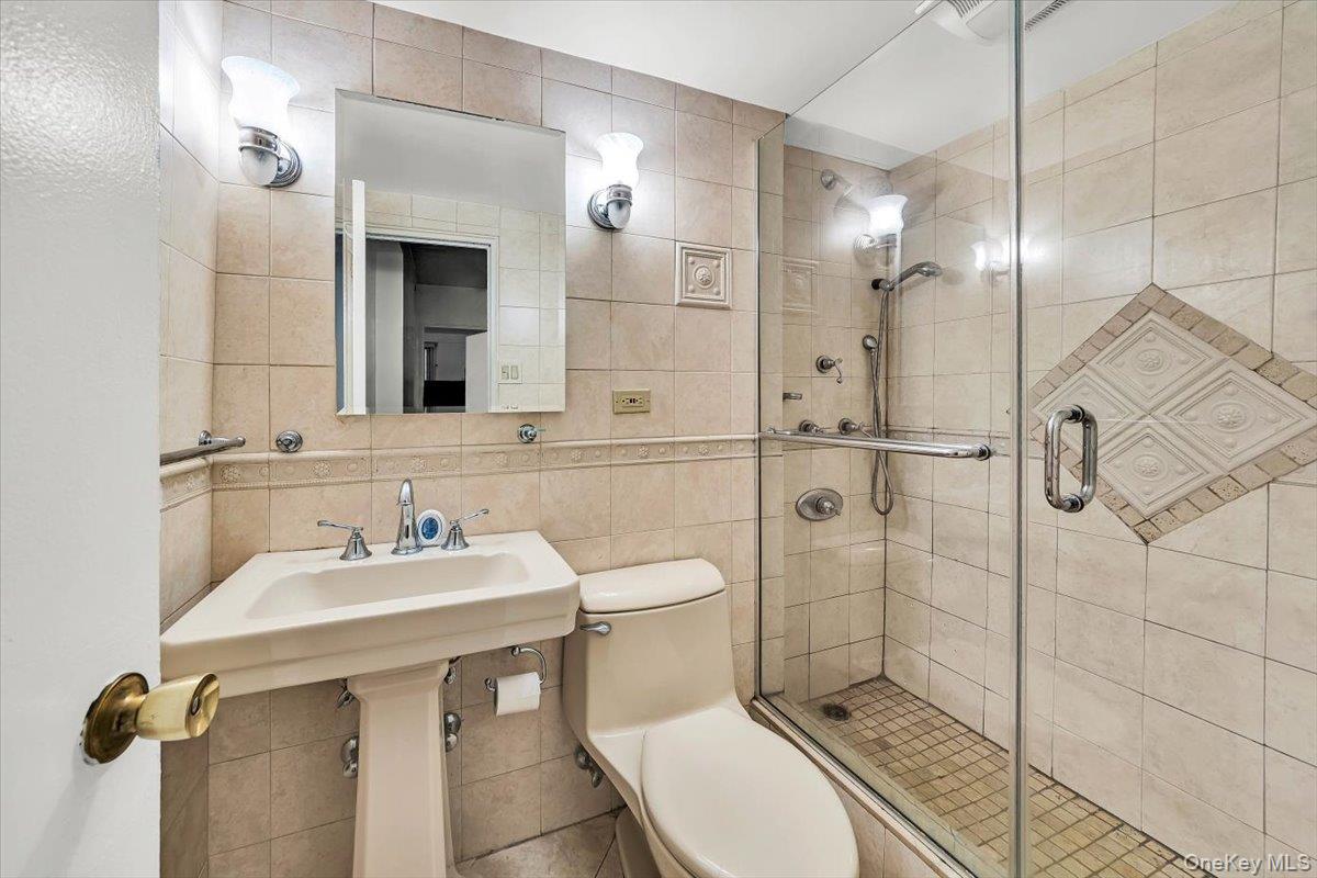 4705 Henry Hudson Parkway 7f Property Photo 5