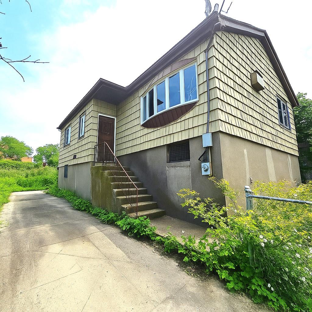 7802 149th Avenue Property Photo 1