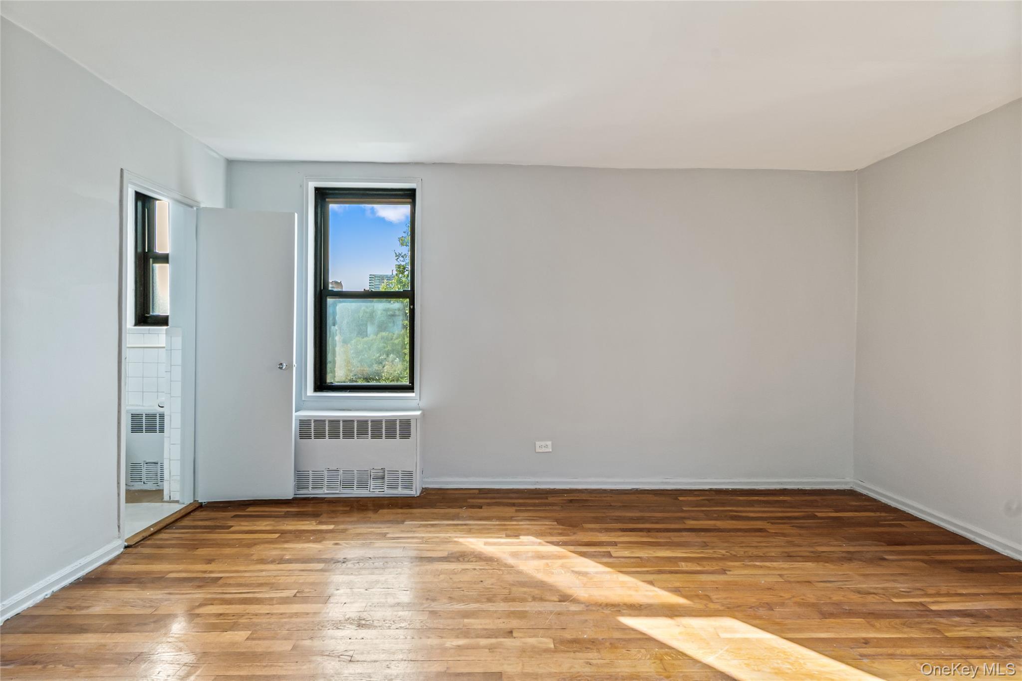 140-15 Holly Avenue 4e Property Photo 10