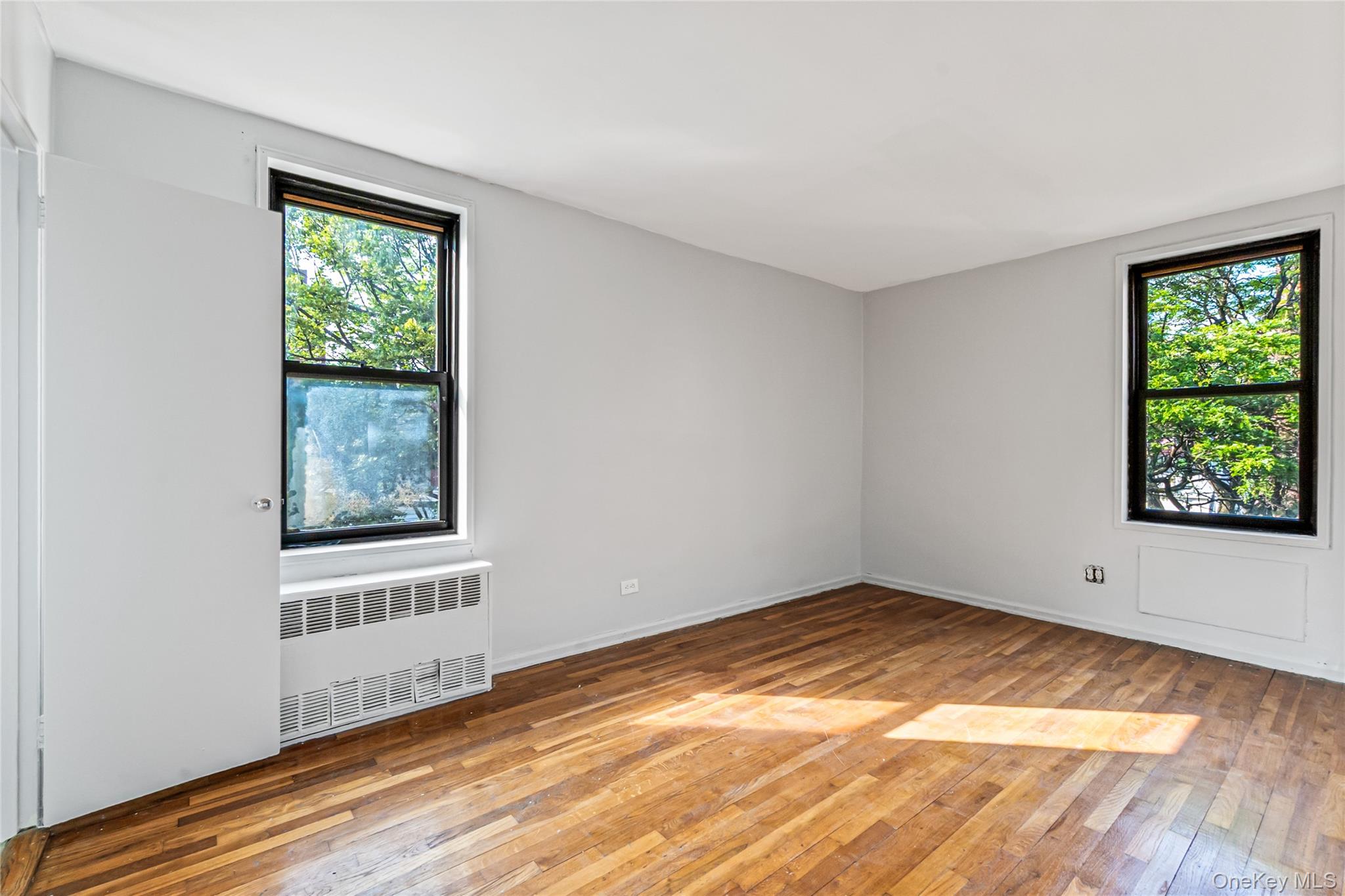 140-15 Holly Avenue 4e Property Photo 11