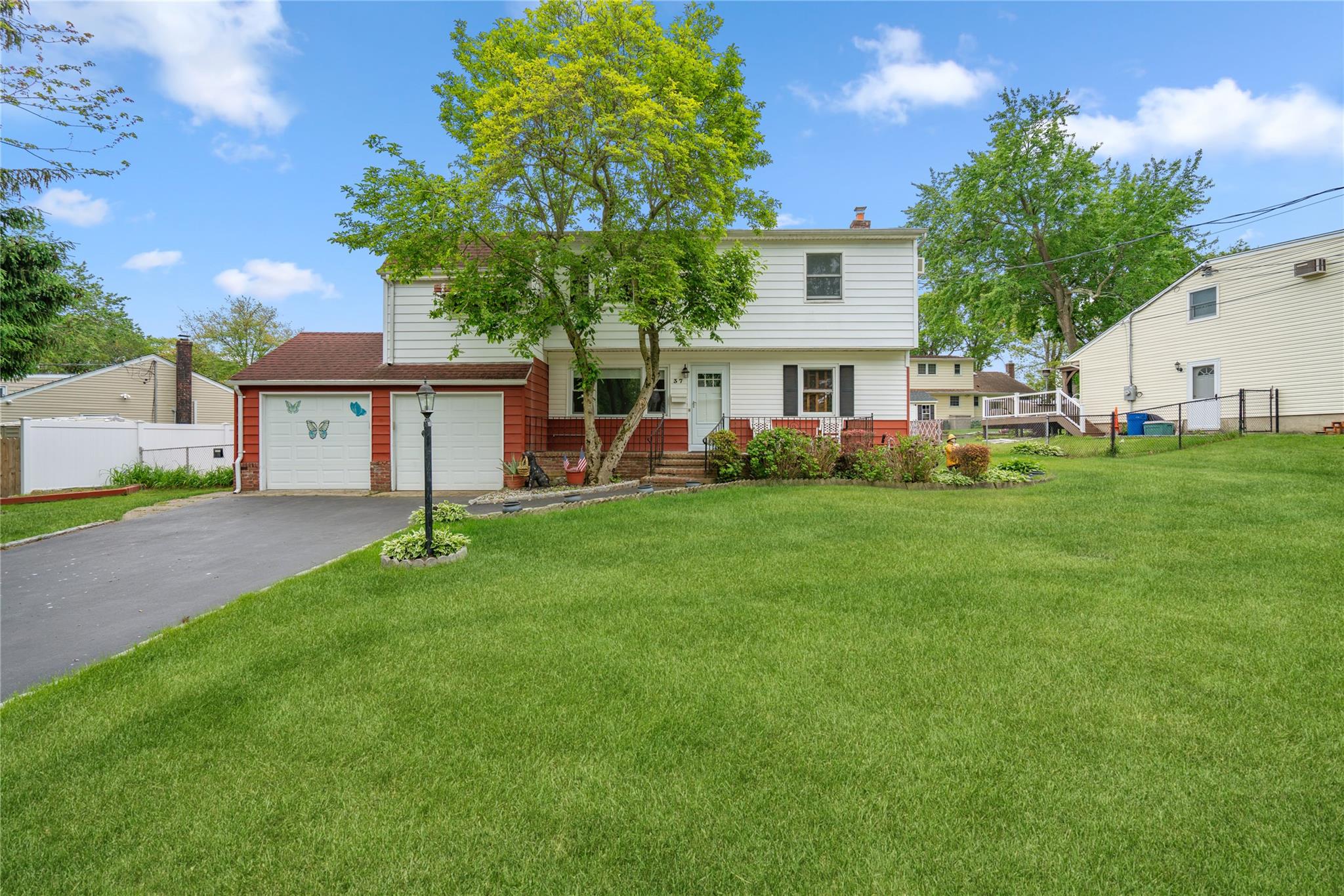 37 Quebec Dr Property Photo 1