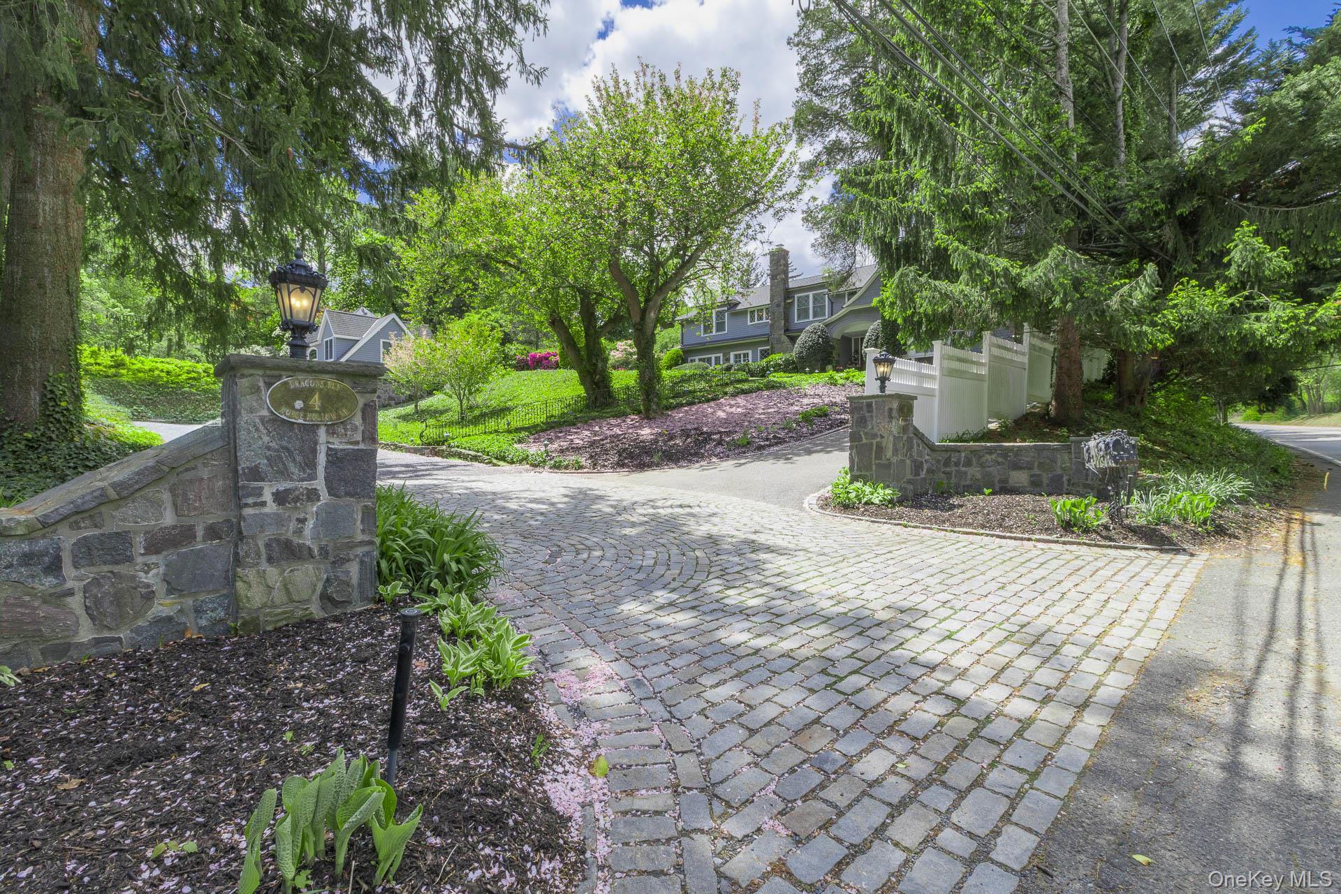 4 Horse Hollow Road Property Photo 3