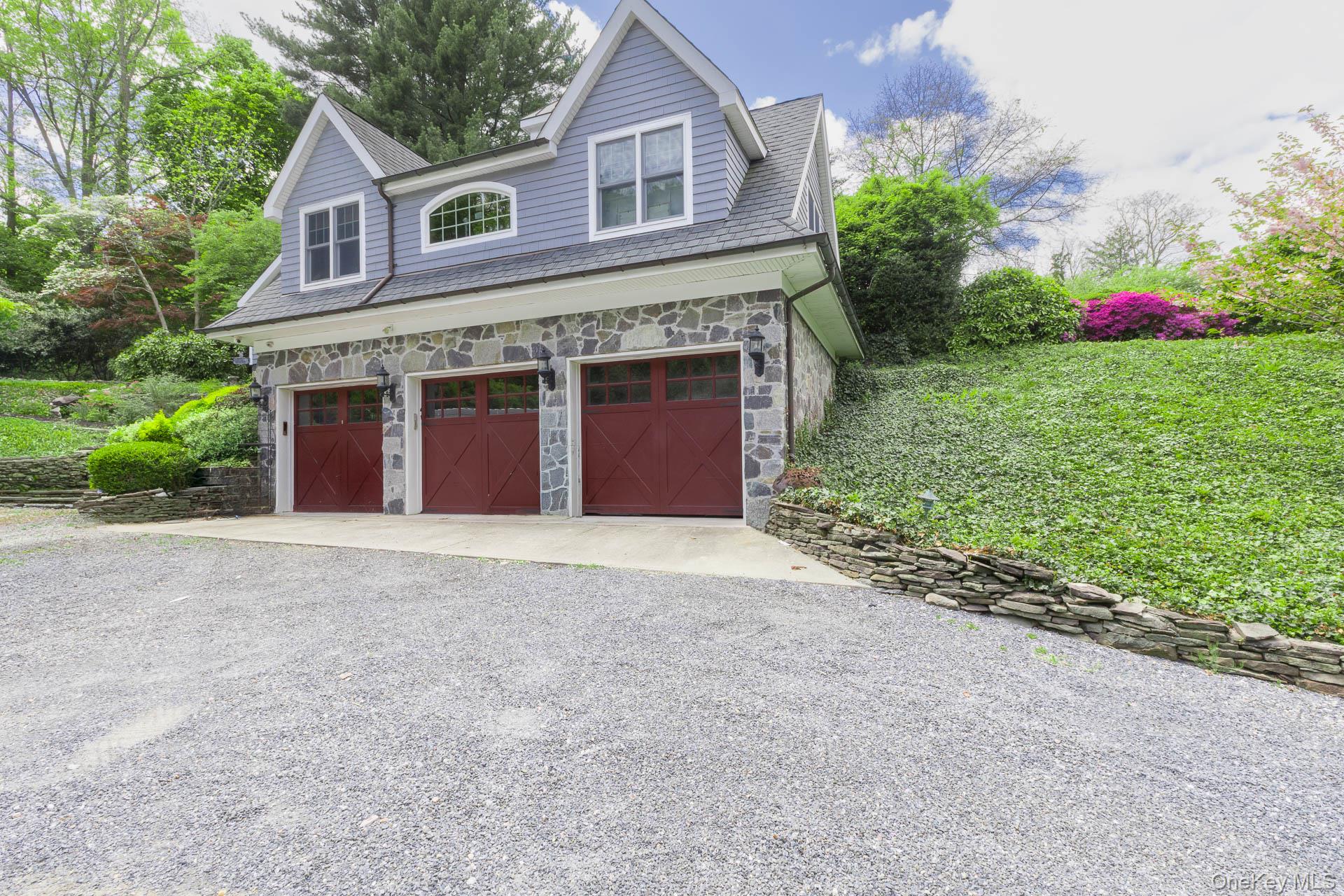 4 Horse Hollow Road Property Photo 6