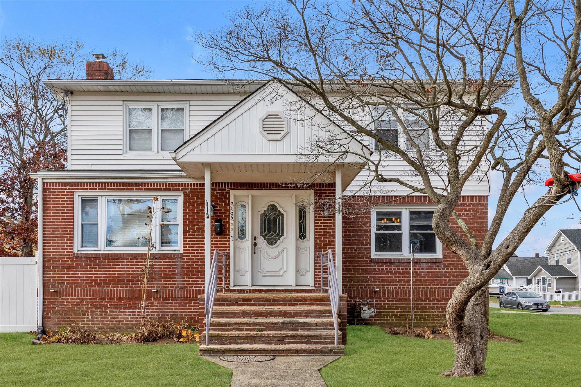 2492 Lefferts Place Property Photo 1
