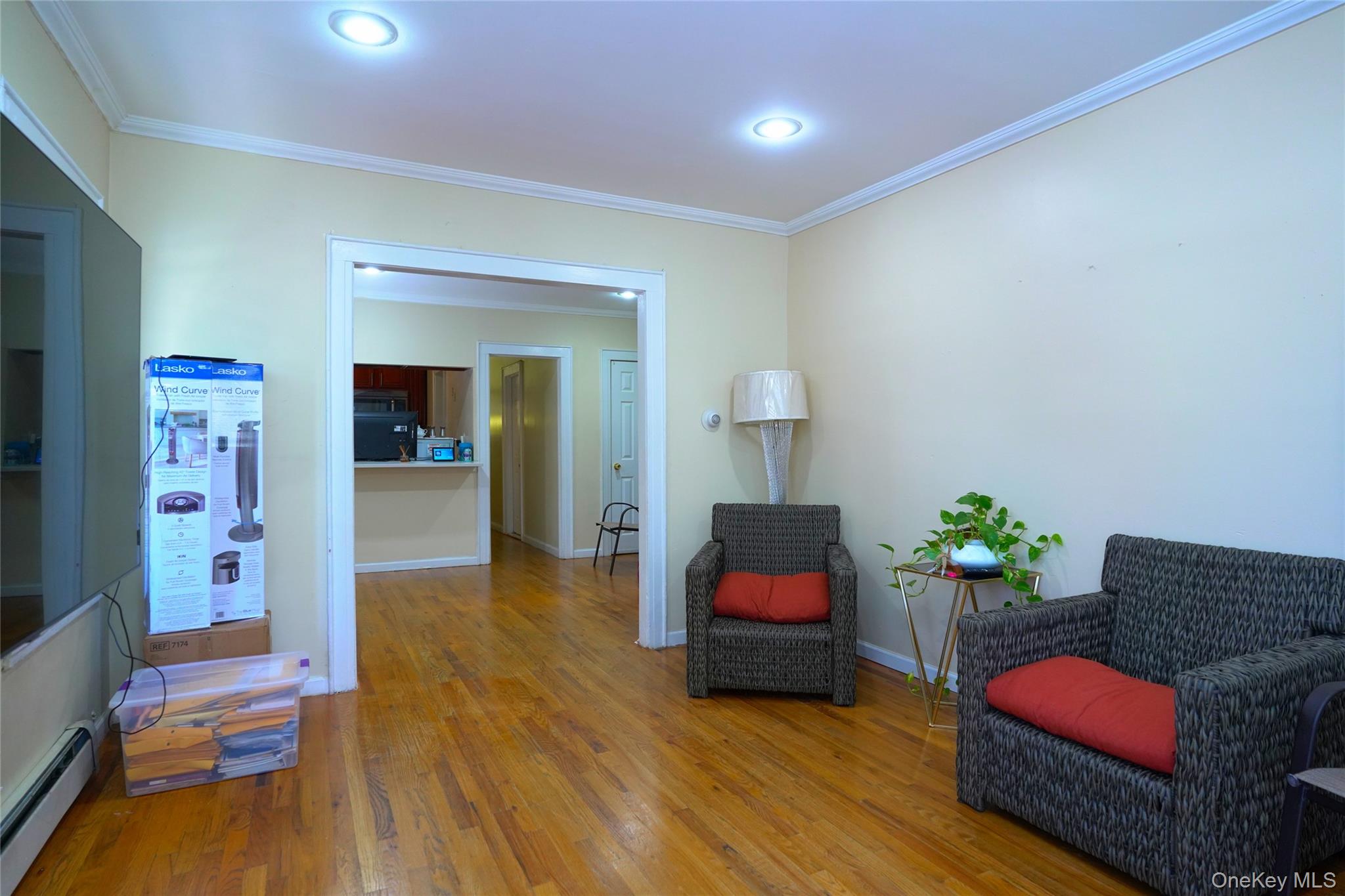 89-10 91 Avenue Property Photo 3