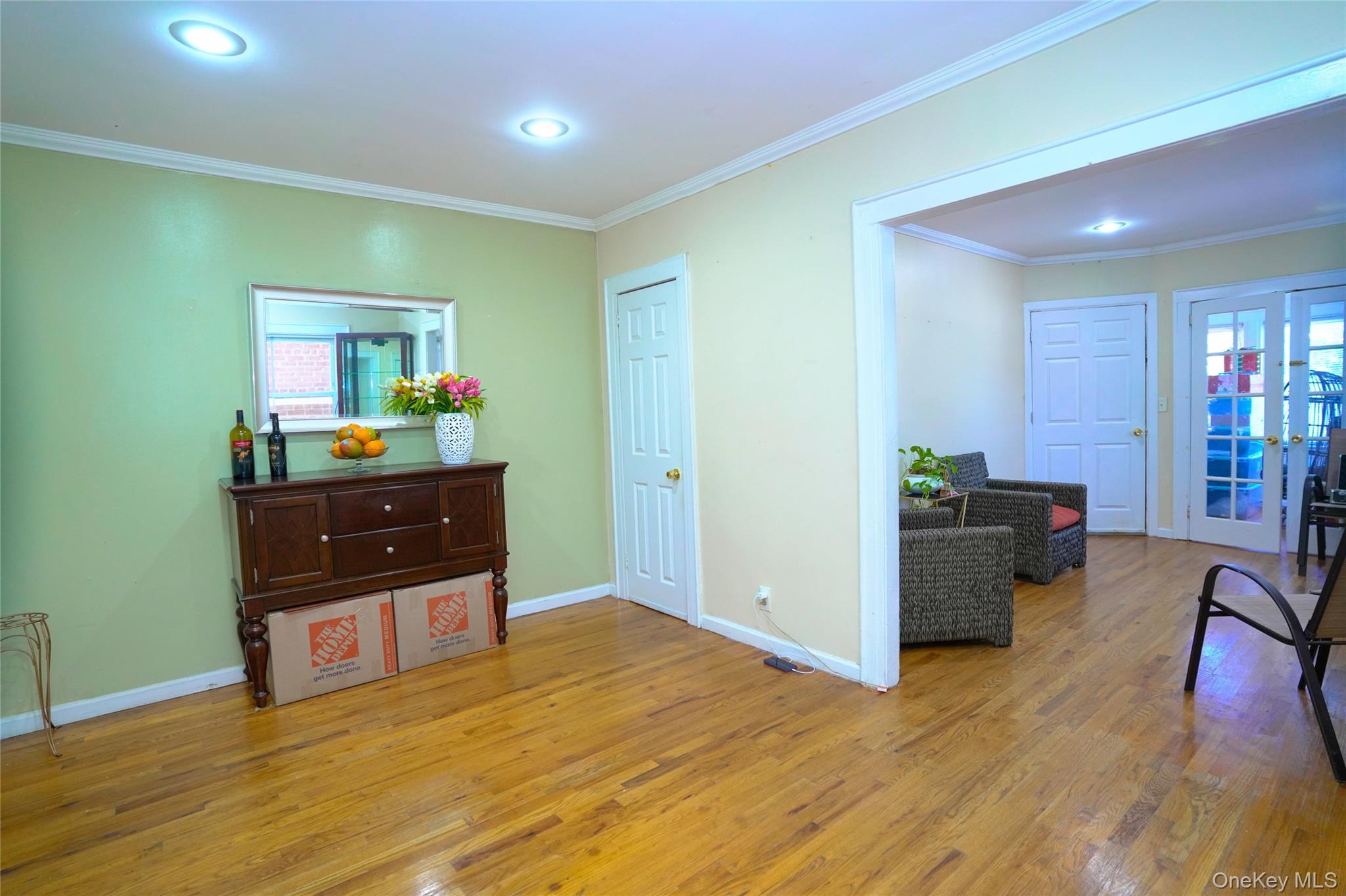 89-10 91 Avenue Property Photo 4