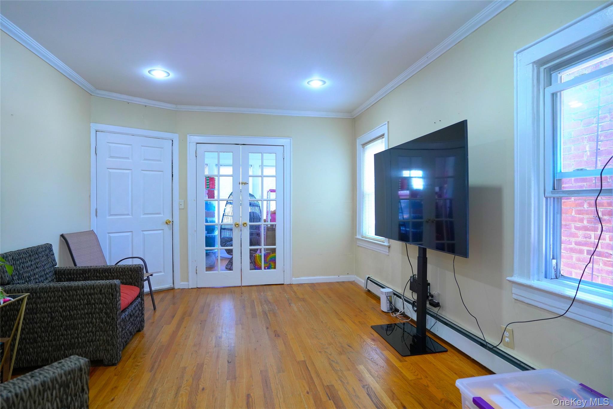 89-10 91 Avenue Property Photo 6