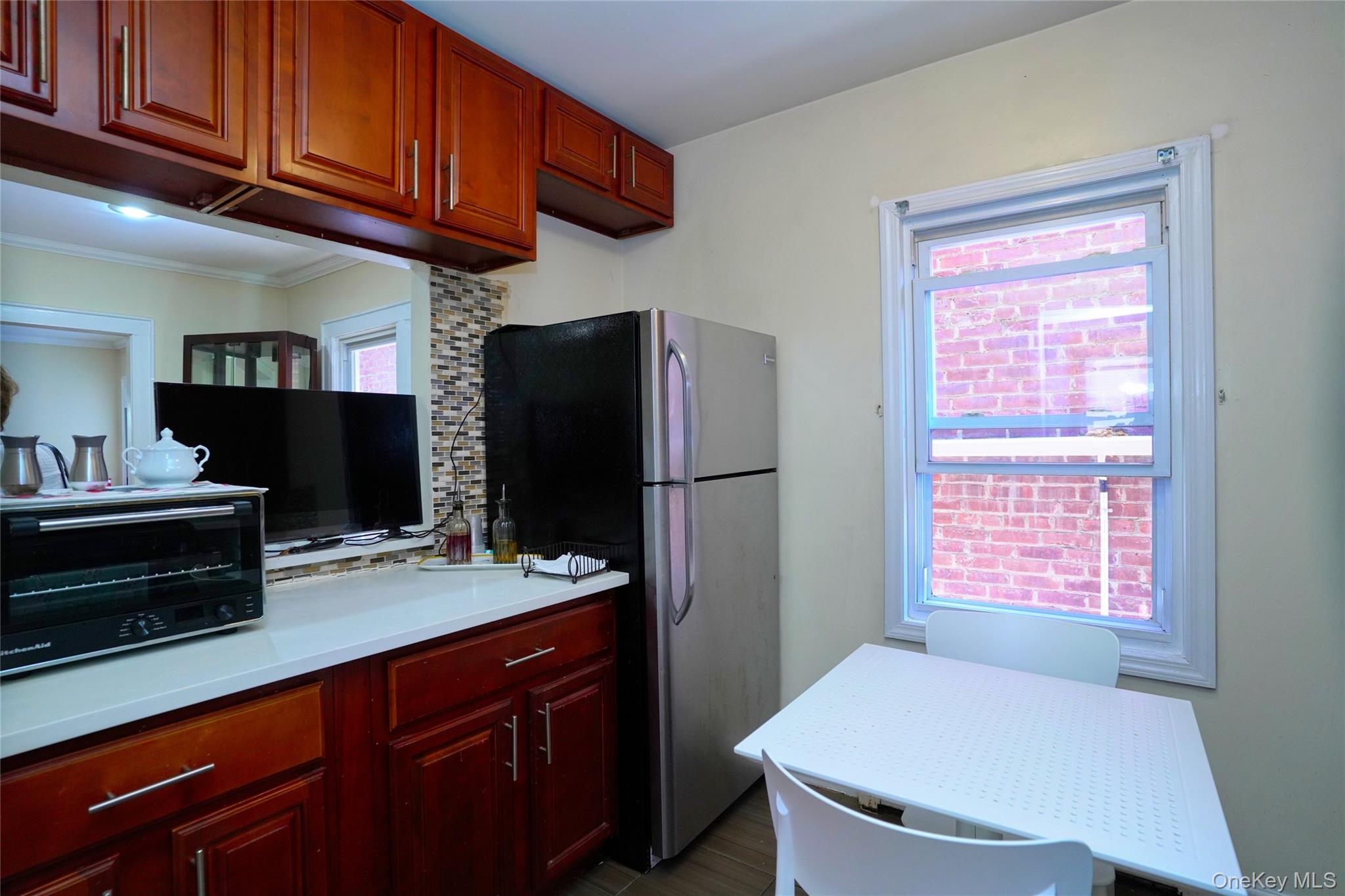 89-10 91 Avenue Property Photo 8