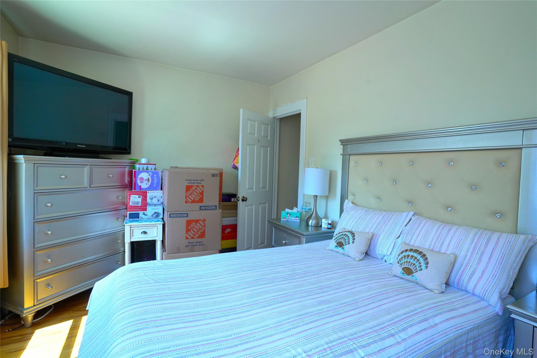 89-10 91 Avenue Property Photo 11