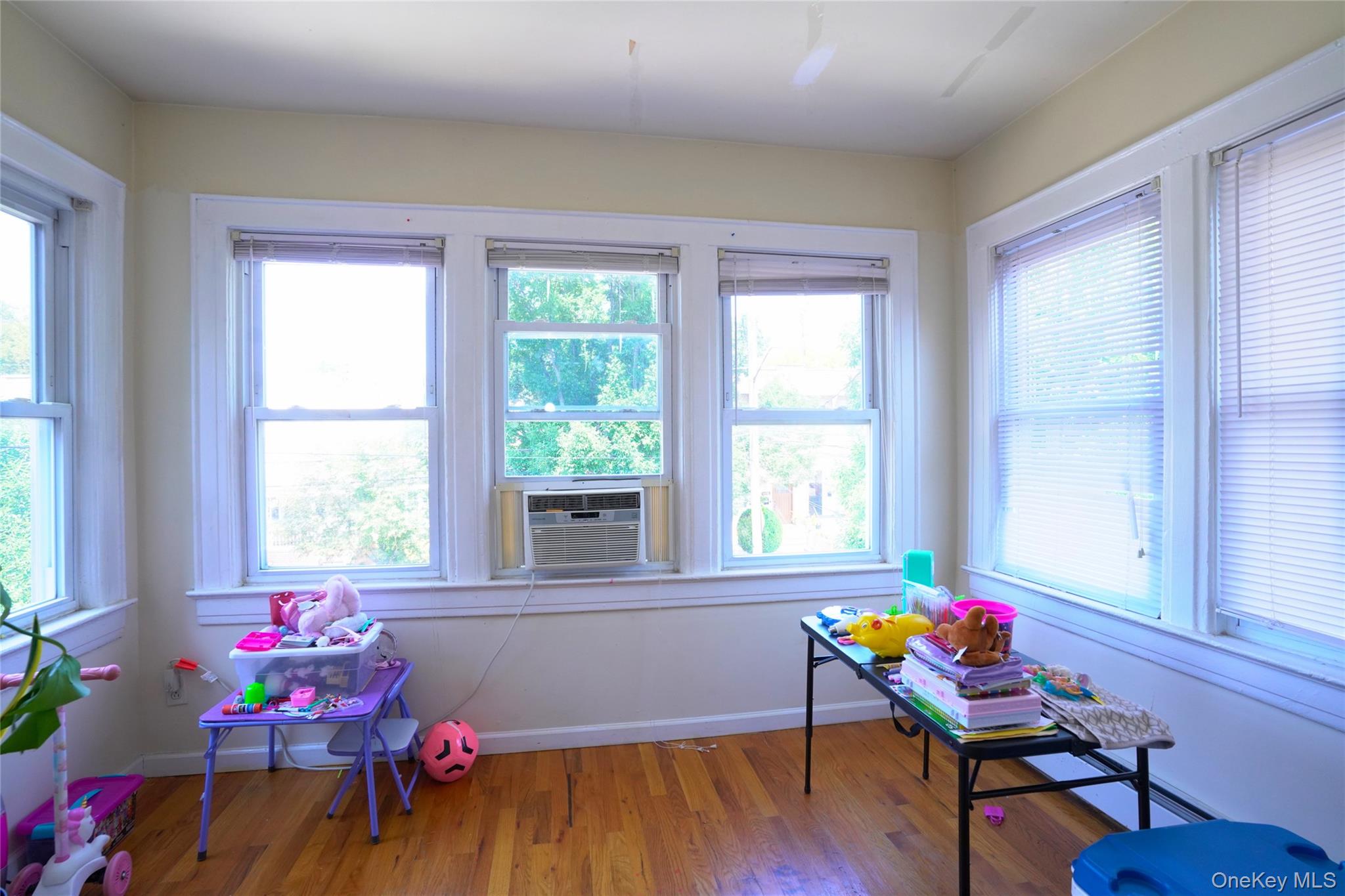 89-10 91 Avenue Property Photo 26