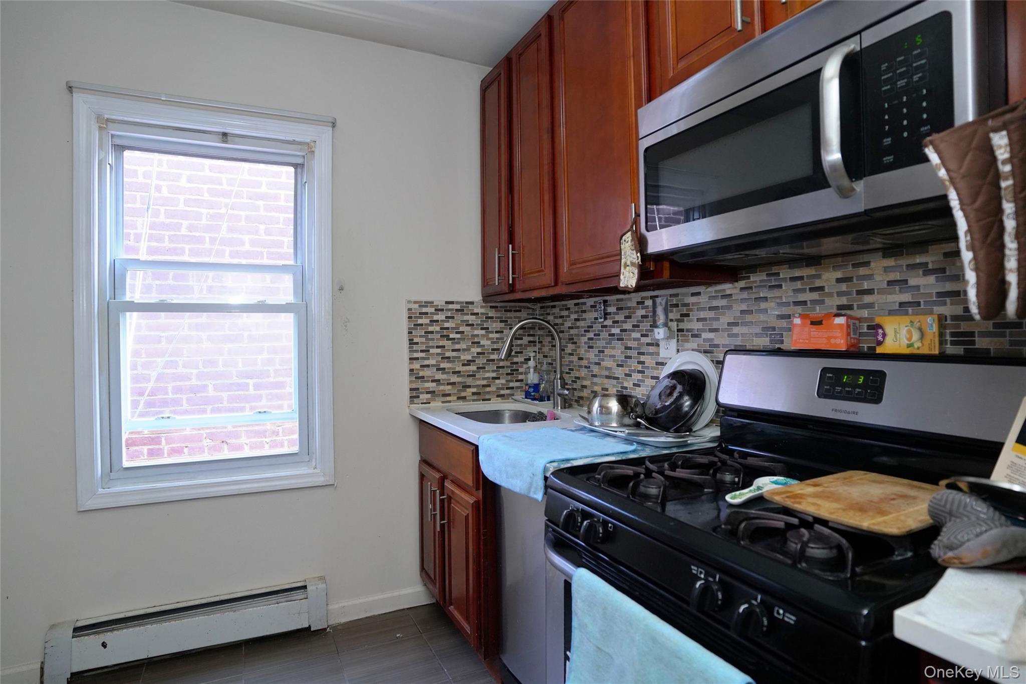 89-10 91 Avenue Property Photo 30