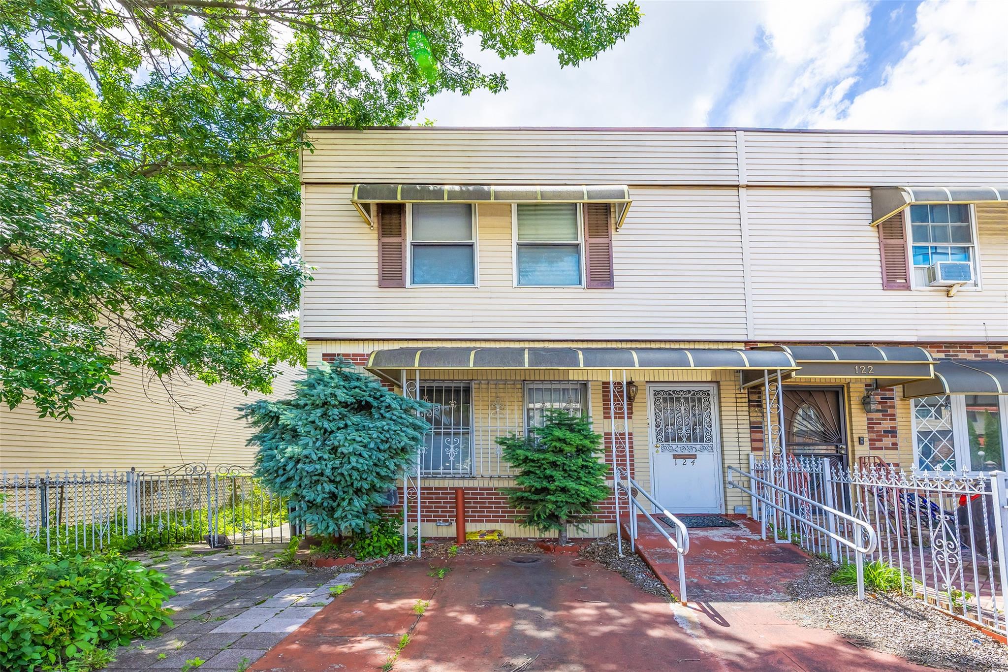 124 Herzl Street Property Photo 1