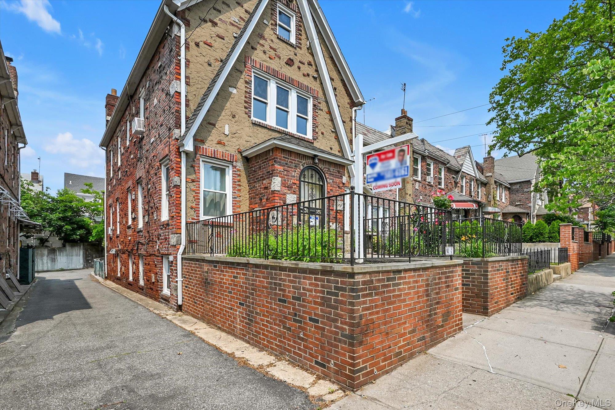 5428 65th Place Property Photo 28