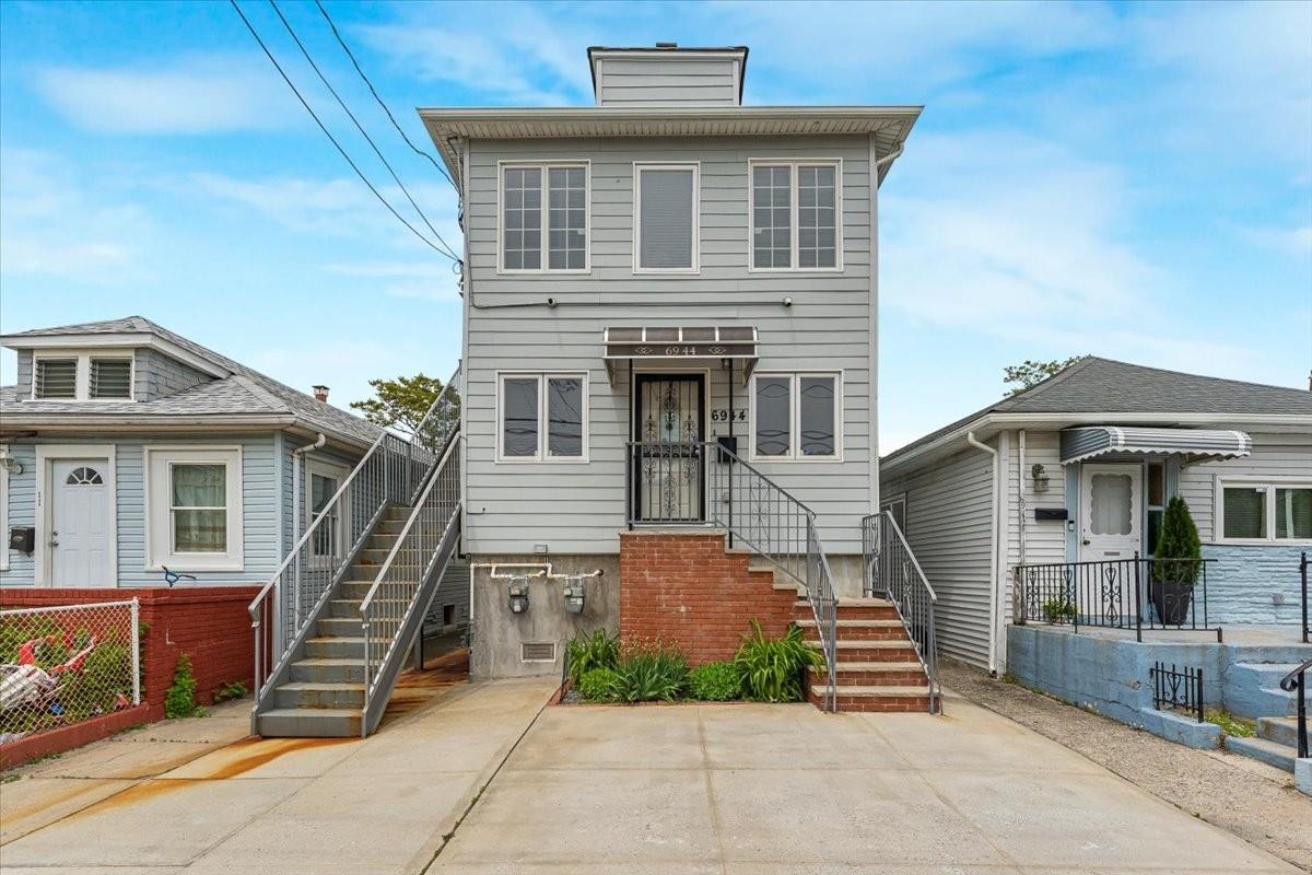 6944 Thursby Avenue Property Photo 1