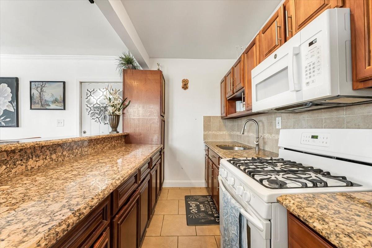 6944 Thursby Avenue Property Photo 8