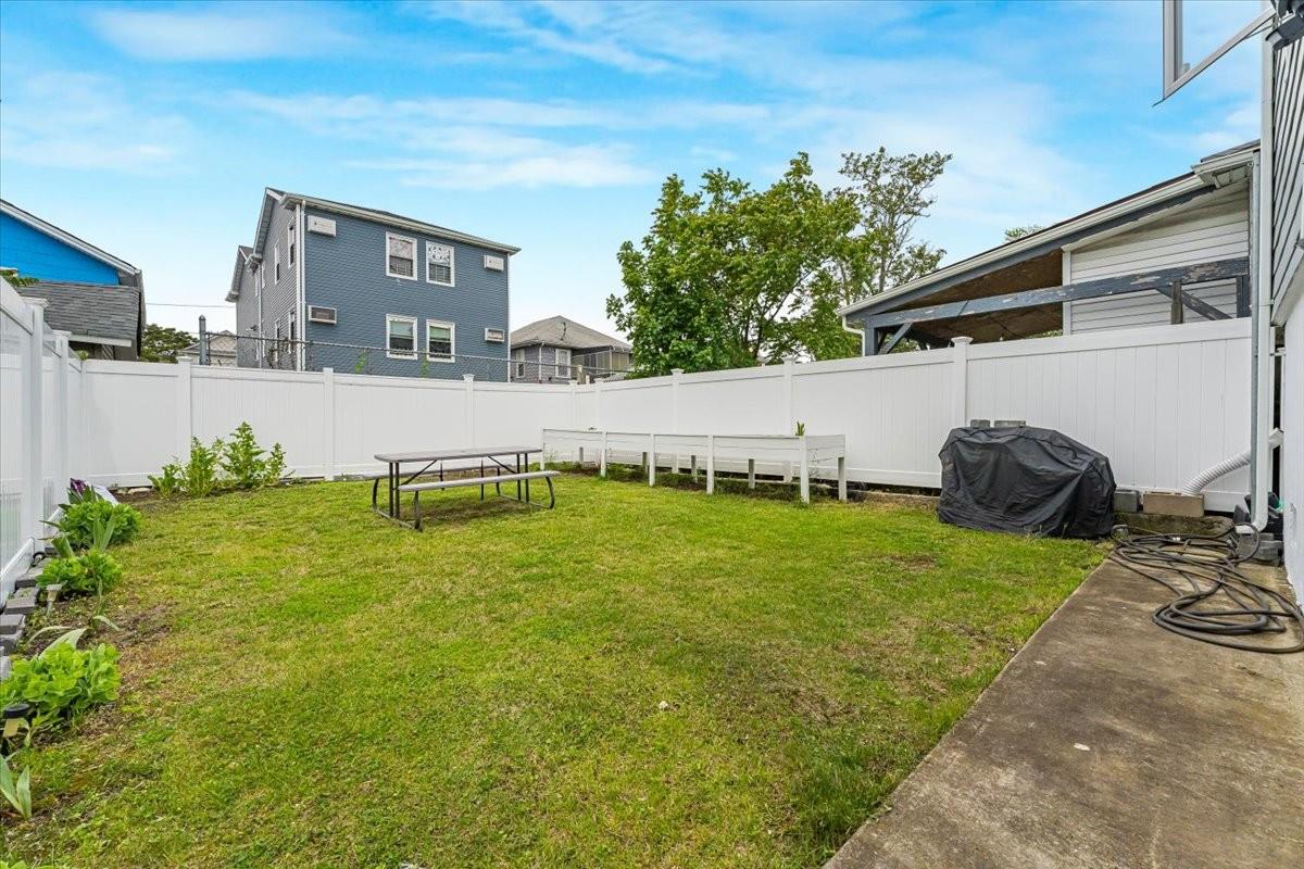 6944 Thursby Avenue Property Photo 21