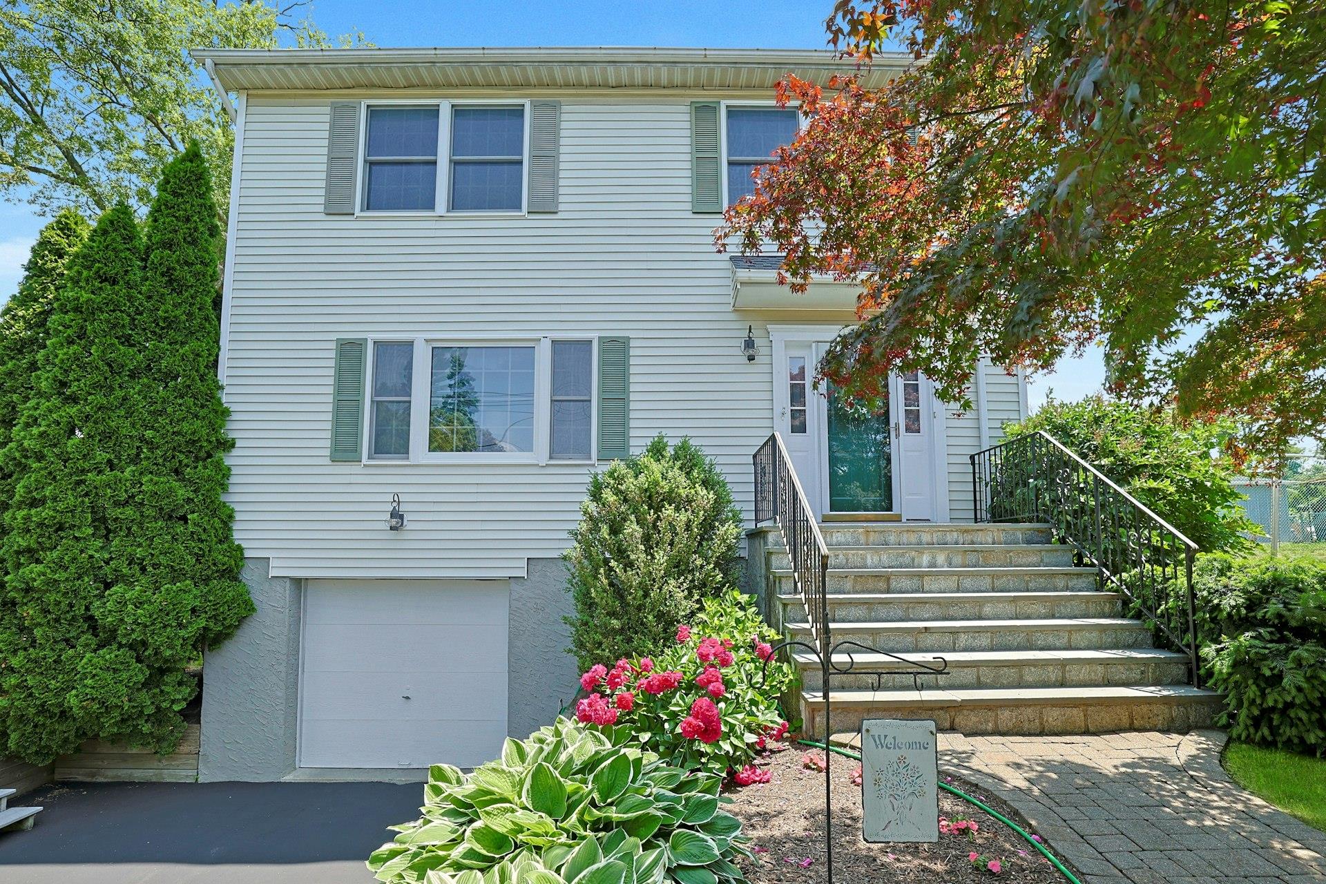 284 Marietta Avenue Property Photo 1