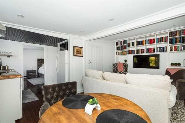 5 Old Depot Way Property Photo 4