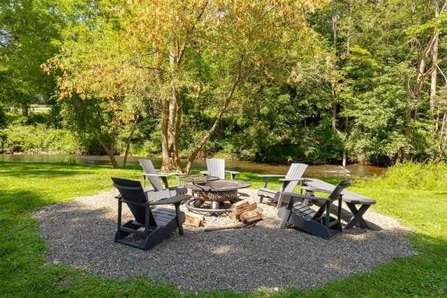 5 Old Depot Way Property Photo 6