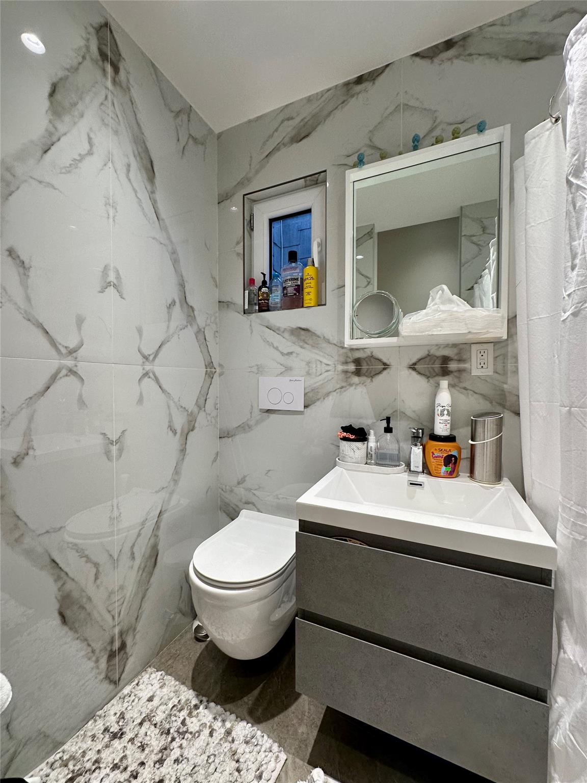 25-64 38th Street Property Photo 6