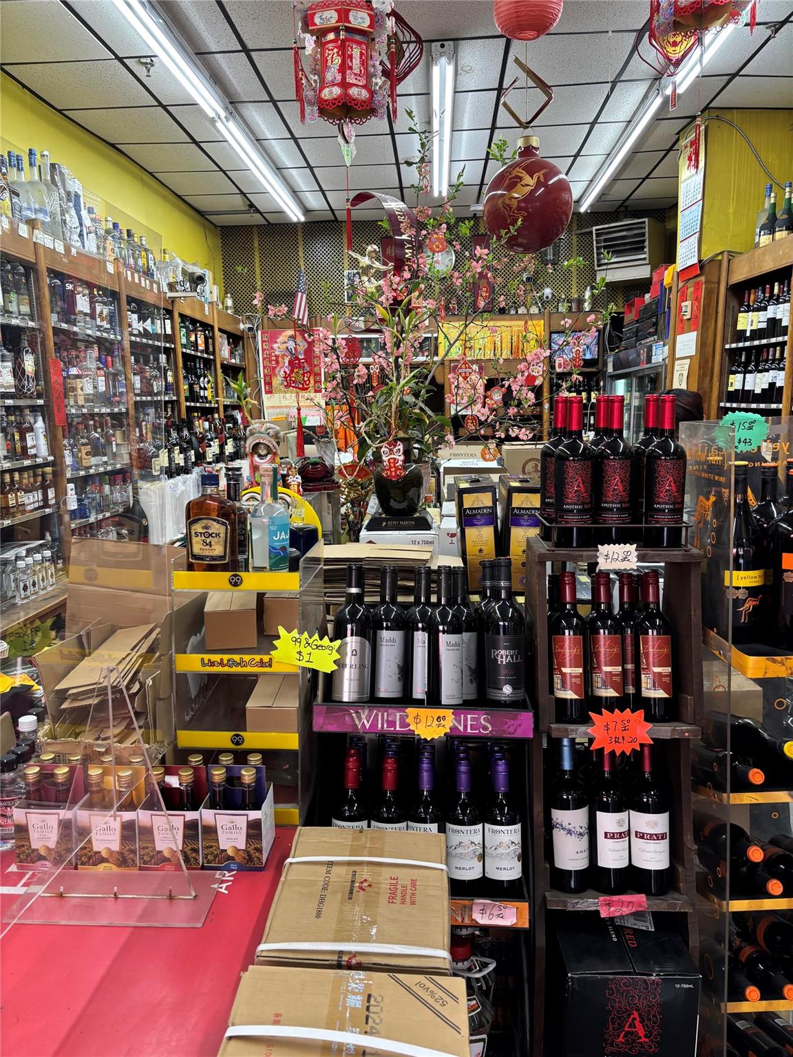 17-23 E East Broadway Property Photo 1