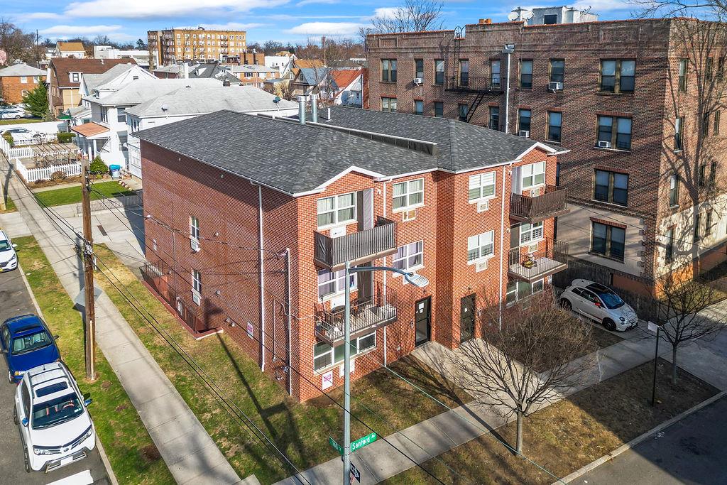 160-1 Sanford Ave Property Photo 1
