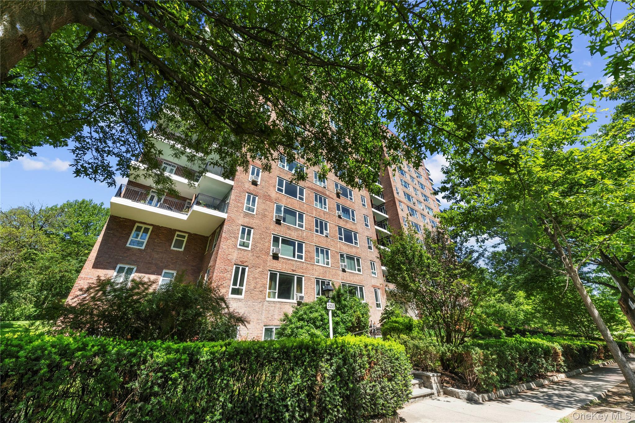 5355 Henry Hudson Parkway 4G Property Photo 1