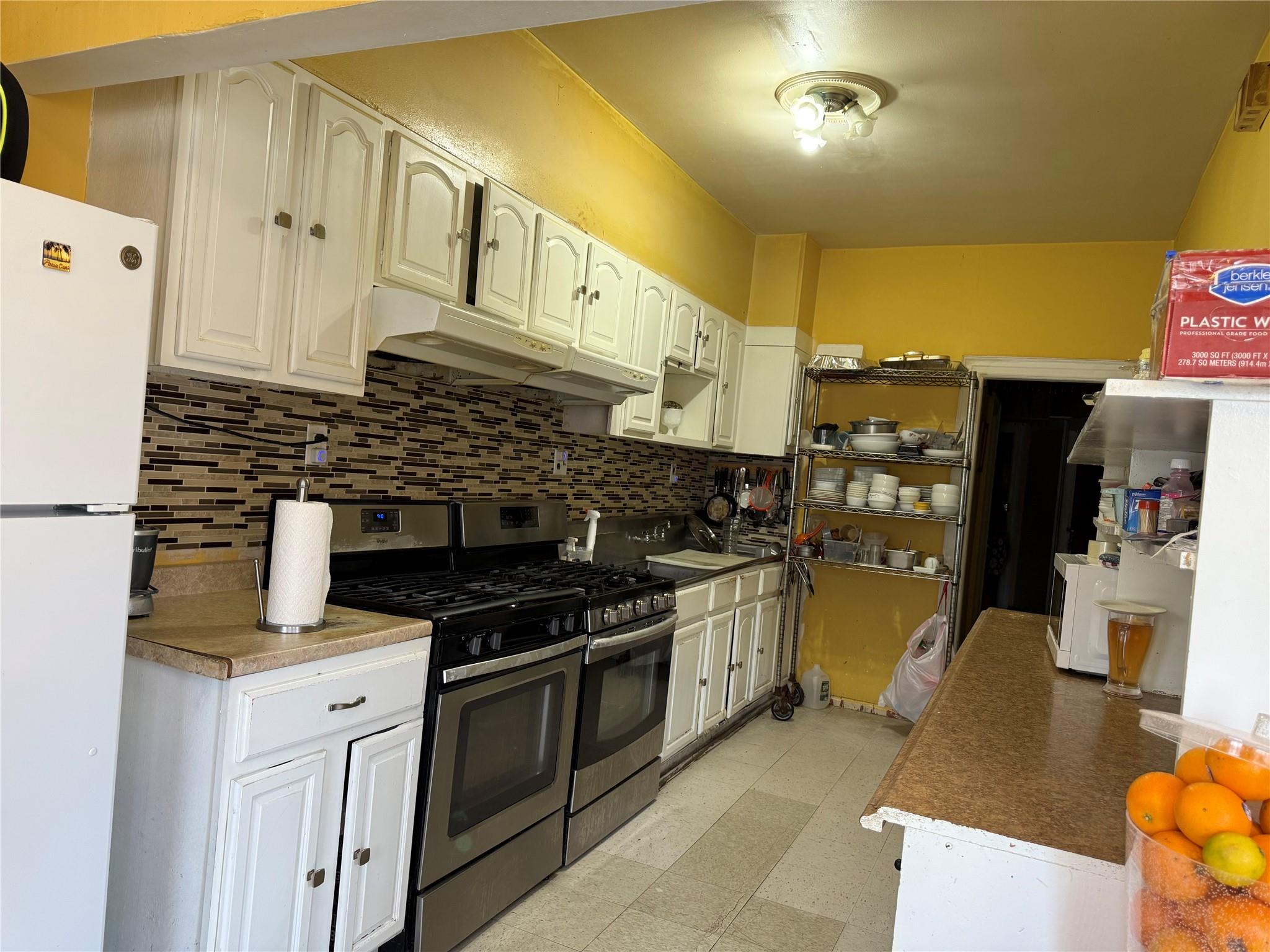 35-46 92 St Street Property Photo 2