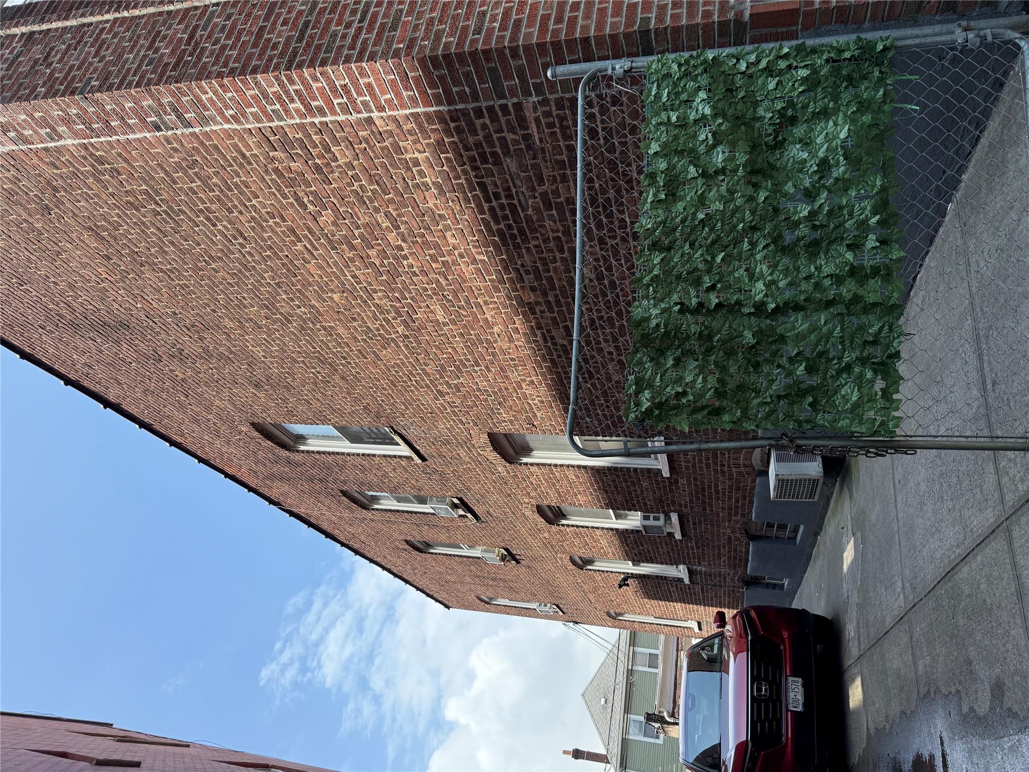 35-46 92 St Street Property Photo 9