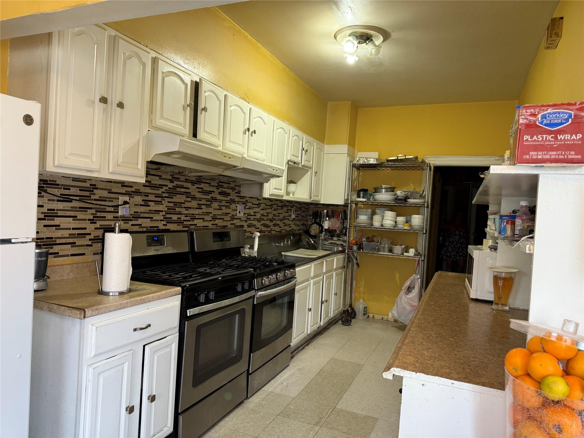 35-46 92 St Street Property Photo 10