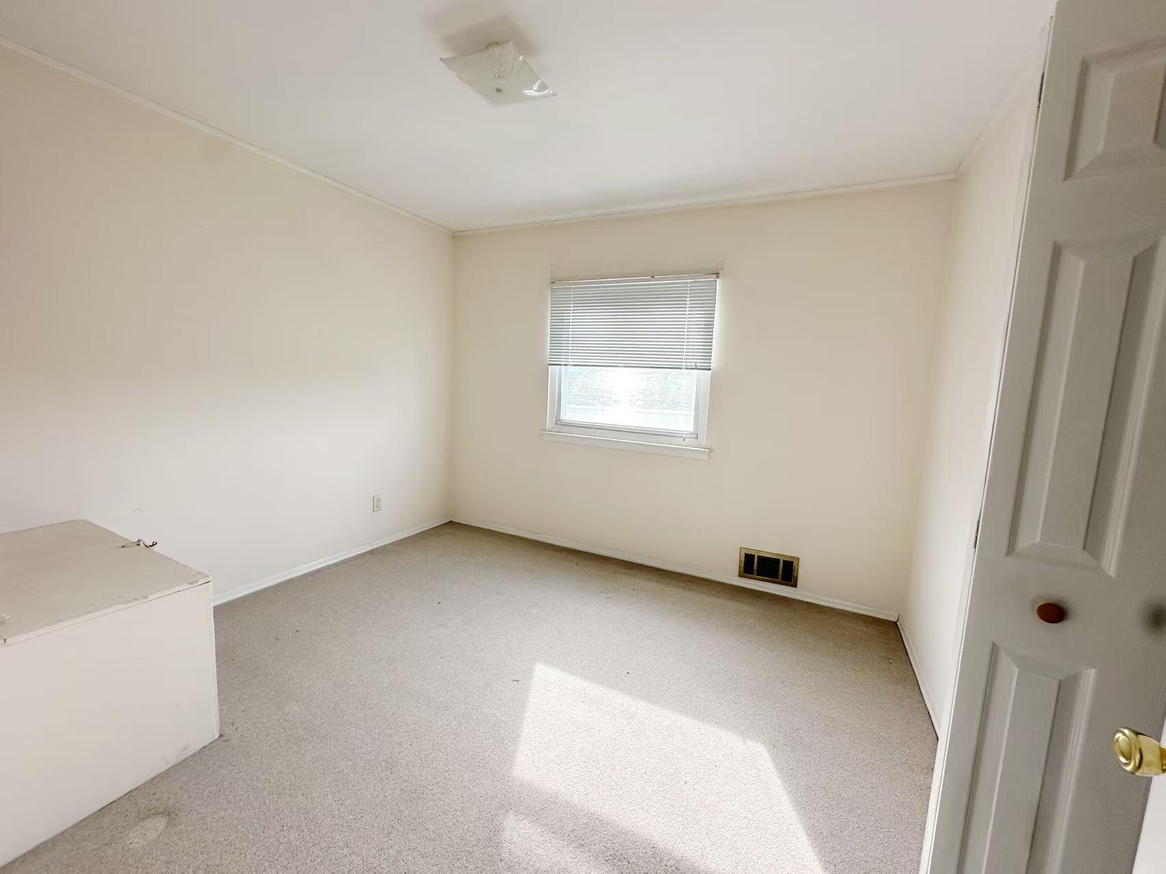 2311 Whitestone Expressway Property Photo 5