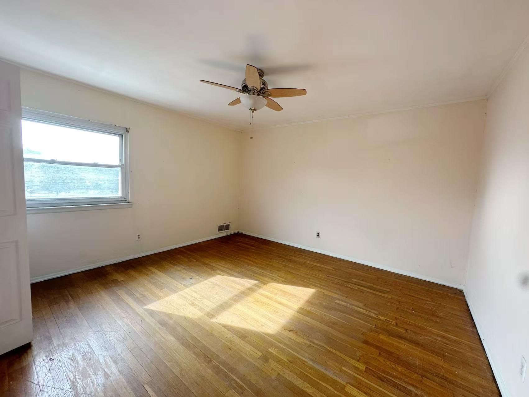 2311 Whitestone Expressway Property Photo 8