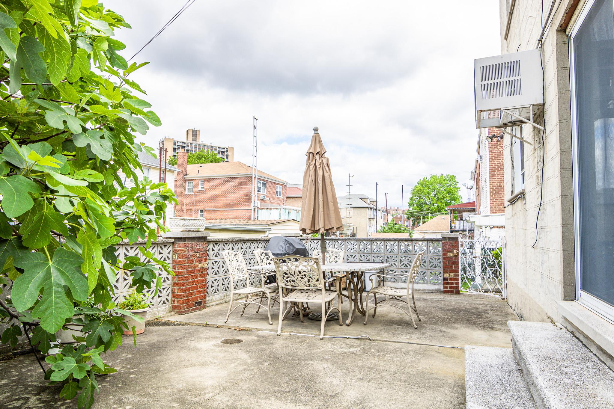 1925 Bogart Avenue Property Photo 2